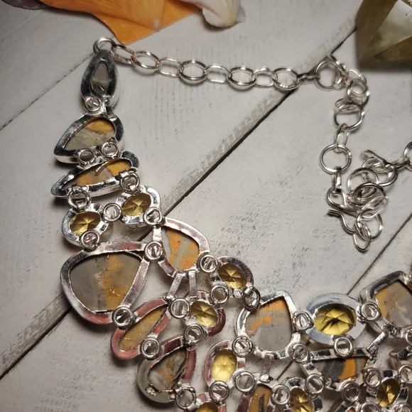 Bumblebee Jasper statement necklace - Picture 9 of 9